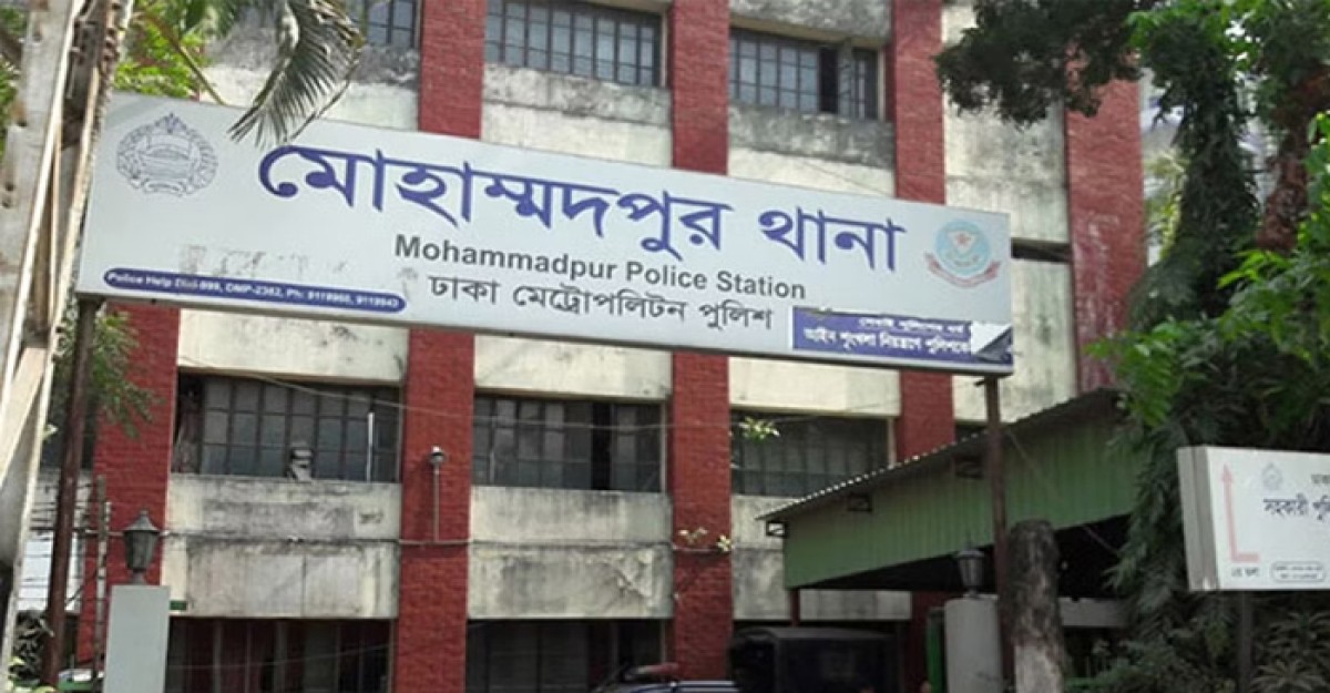 স্বামীকে কুপিয়ে হত্যা করে আত্মসমর্পণ করল স্ত্রী