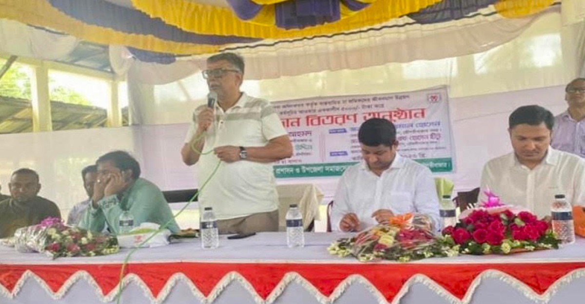 চা শ্রমিকদের জীবনমান উন্নয়নে অনুদান বিতরণ
