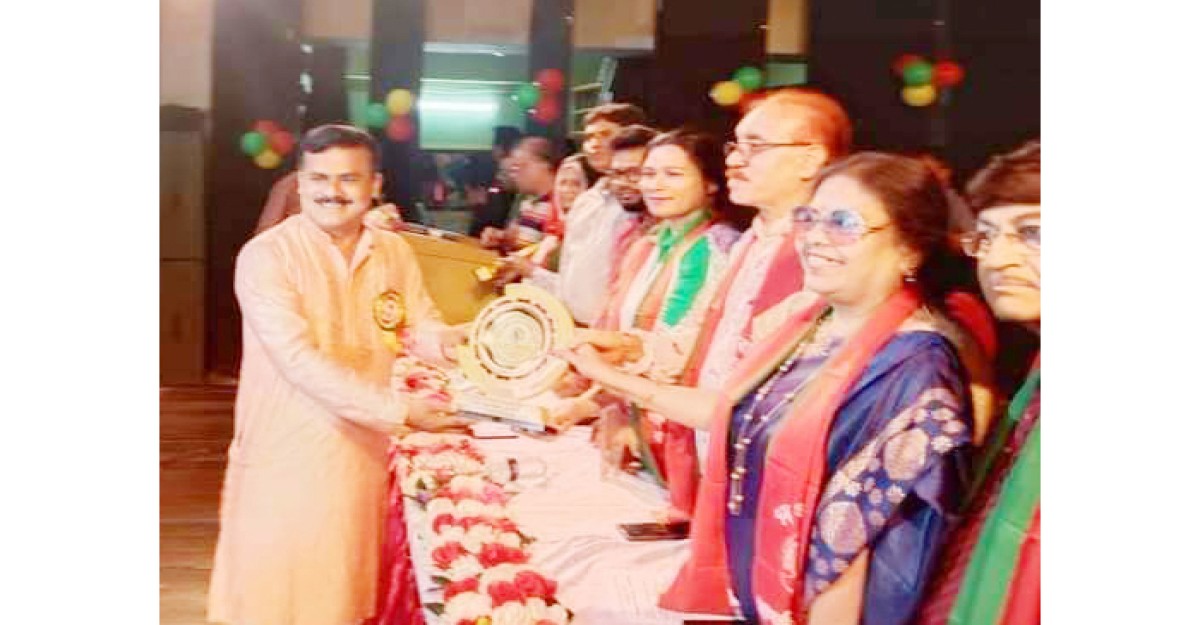 মাদার তেরেসা গোল্ডেন অ্যাওয়ার্ড পেলেন চেয়ারম্যান তফাজ্জল হোসেন