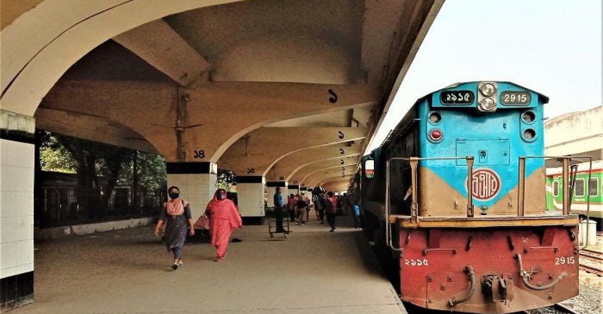 অতিরিক্ত কাজ করবে না ট্রেনের স্টাফরা