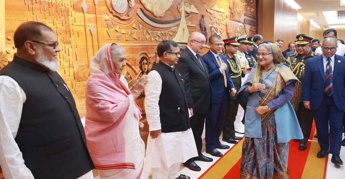 ইতালি পৌঁছেছেন প্রধানমন্ত্রী